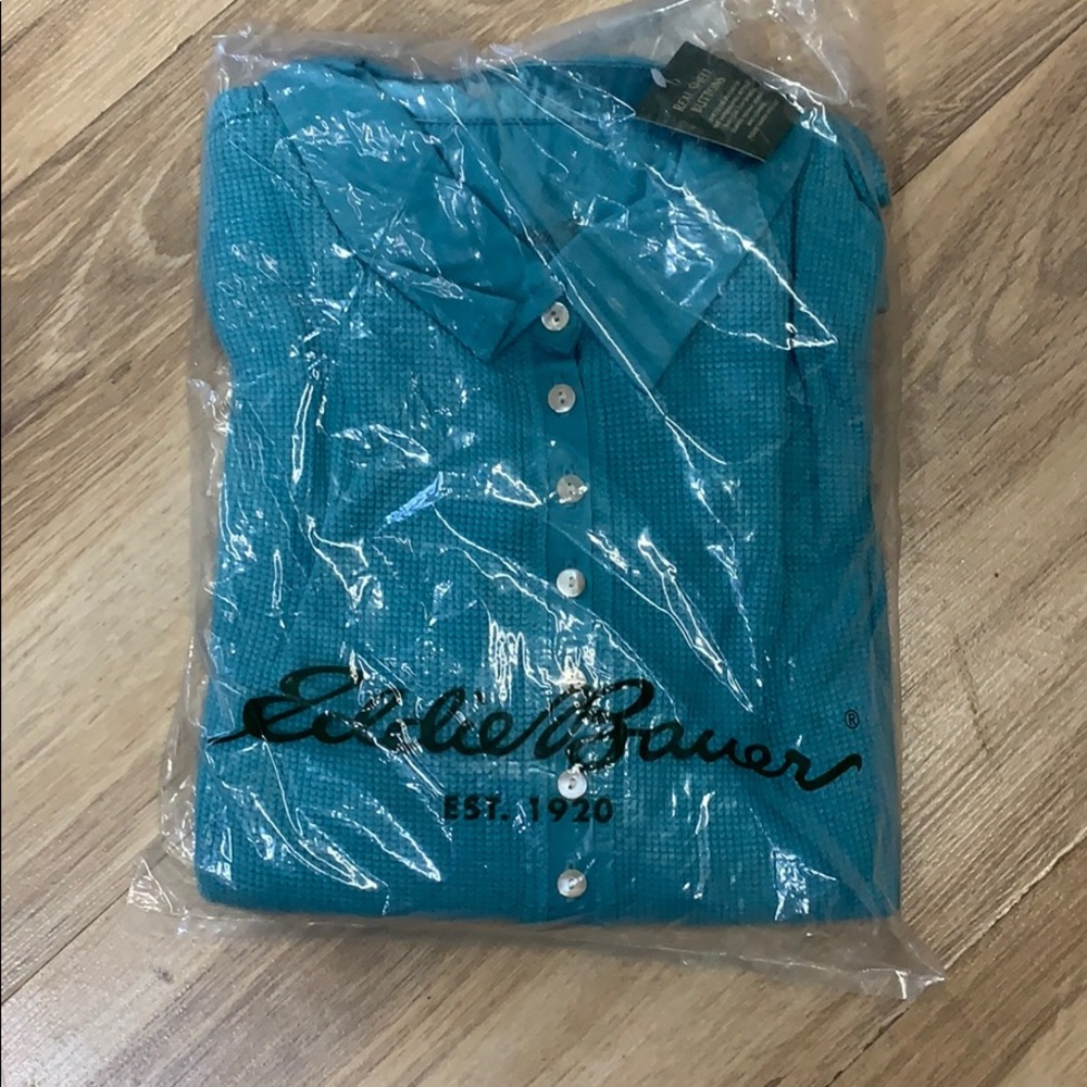 Turquoise fancy spot shirt